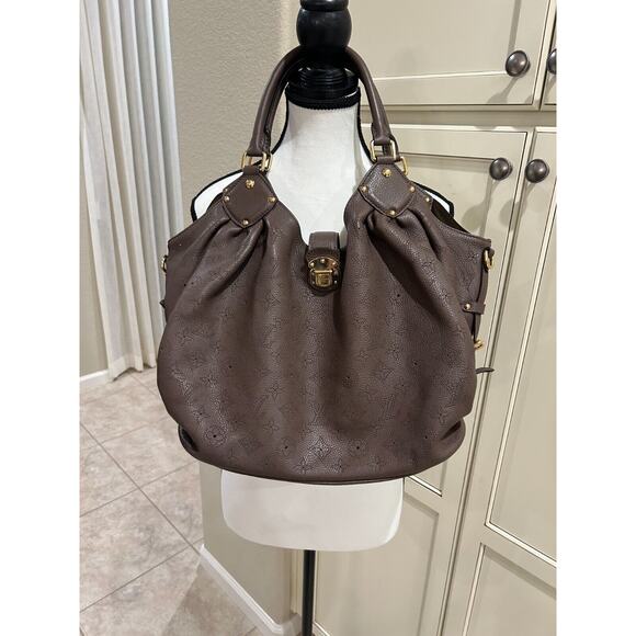 Louis Vuitton Authentic Brown Hobo Mahina Leather Handbag - Picture 5 of 16
